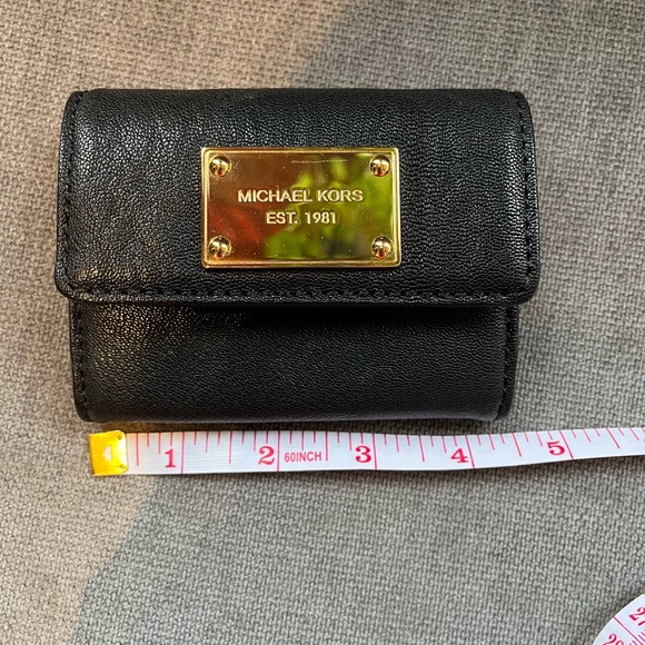Michael Kors black leather wallet - Picture 1 of 4